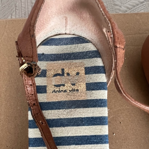 Dolce Vita Sandals - SIZE - Picture 6 of 8